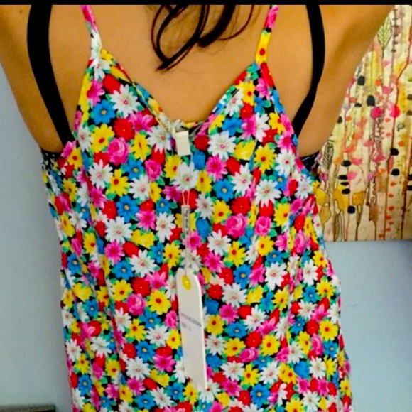 HOST PICK๐NAVY & PINK FLORAL TANK - Picture 5 of 6